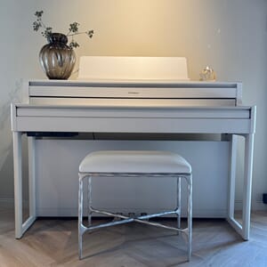 Roland HP704-WH - Silver Cream